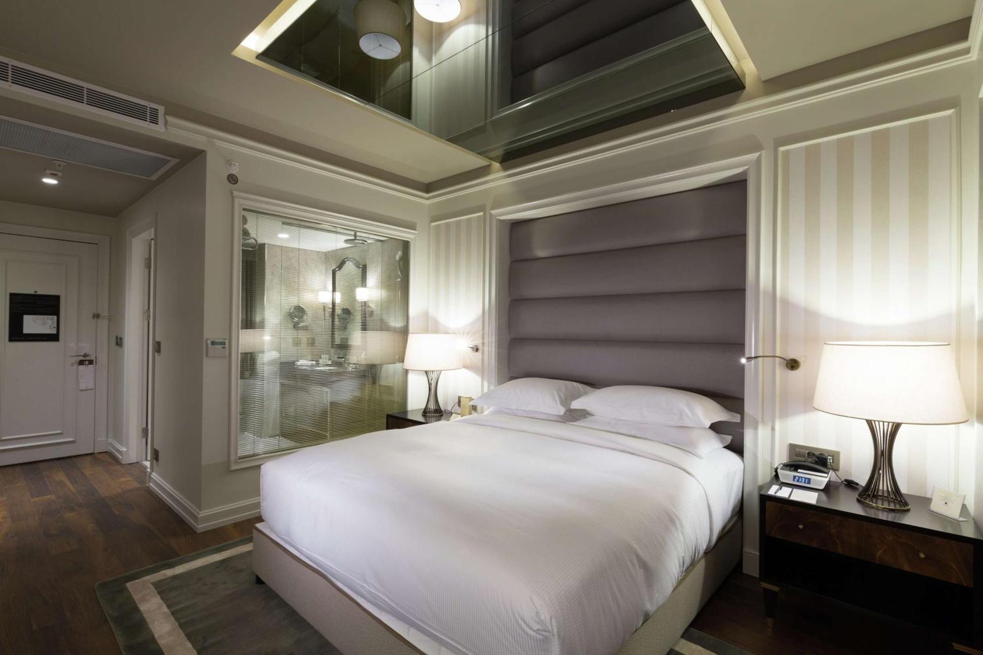 Superior King Room Patio,1552666993:JPEG