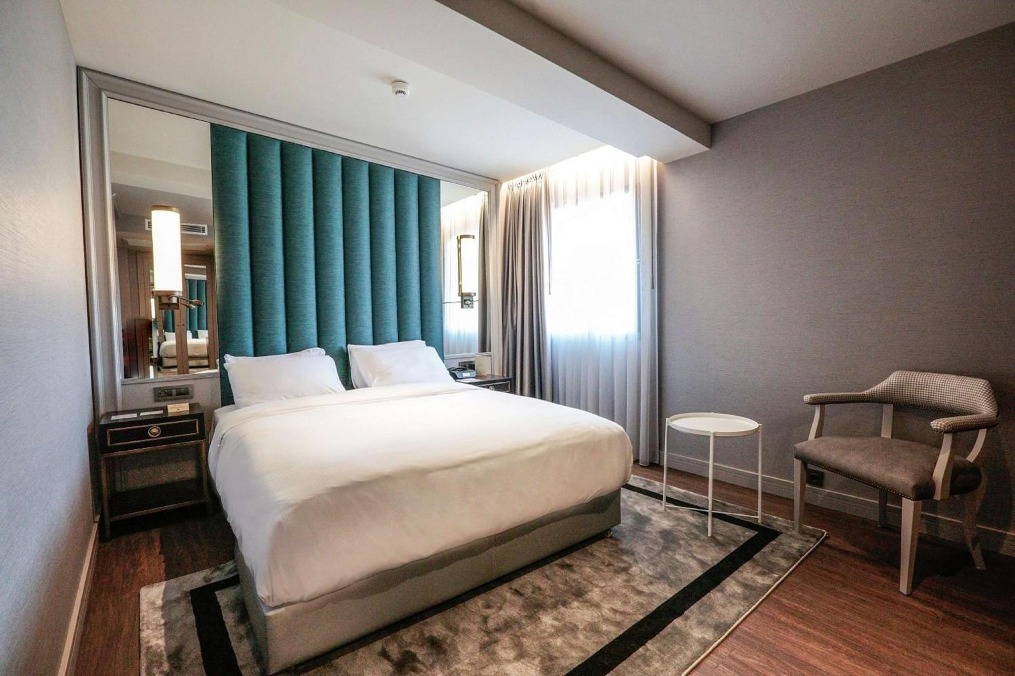 King Guest Room,1552666972:JPEG
